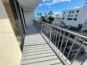 2625 Collins Ave in Miami, FL - Building Photo - Building Photo