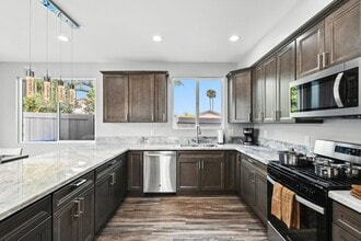 5122 Los Robles Dr in Carlsbad, CA - Building Photo - Building Photo