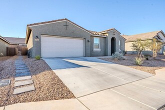 9748 E Crystal Point Trl in Tucson, AZ - Building Photo - Building Photo