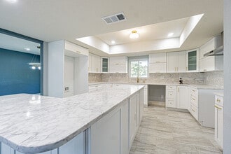 6370 Conniewood Sq in New Port Richey, FL - Building Photo - Building Photo