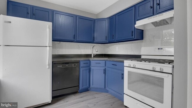 9653 White Acre Rd in Columbia, MD - Building Photo - Building Photo