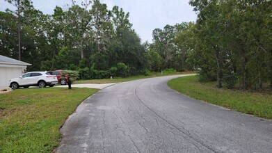 11 Carnation Ct E in Homosassa, FL - Building Photo - Building Photo