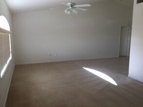 32 Rollins Dr in Palm Coast, FL - Building Photo - Building Photo