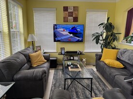 10003 Cummings St in Huntley, IL - Building Photo