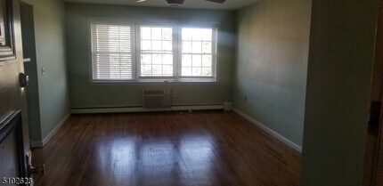 605 Grove St-Unit -12 in Clifton, NJ - Building Photo - Building Photo