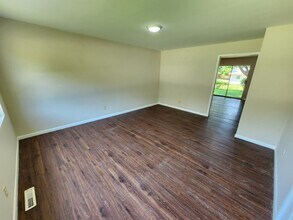 1133 E Edgewood St in Springfield, MO - Building Photo - Building Photo