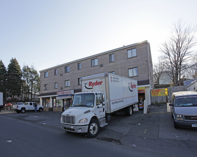 155 W Cedar St in Norwalk, CT - Building Photo - Building Photo