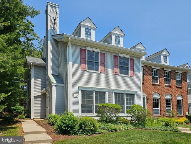property at 132 Shrewsbury Ct