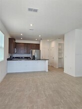 9863 Walkway Dr in Orlando, FL - Building Photo - Building Photo