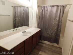 9303 Gilcrease Ave in Las Vegas, NV - Building Photo - Building Photo