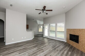317 Dupont Cir in Fort Worth, TX - Building Photo - Building Photo