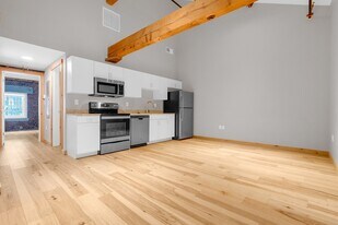 58 13th St in Boston, MA - Building Photo