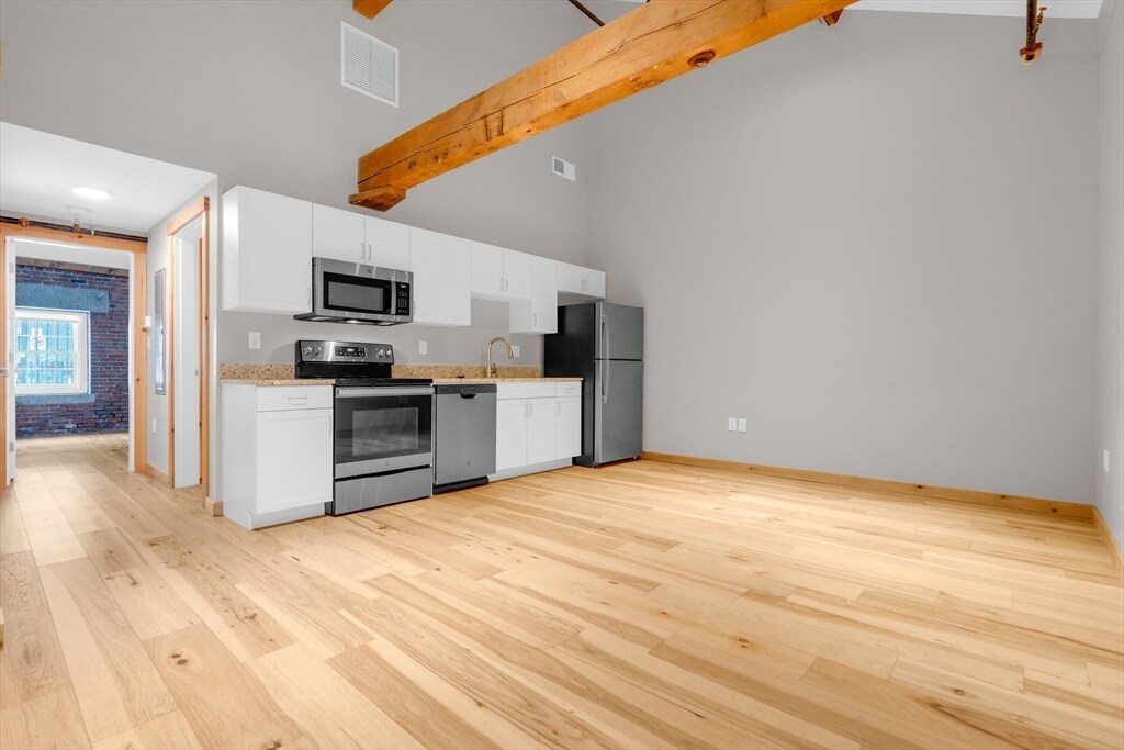 58 13th St in Boston, MA - Building Photo