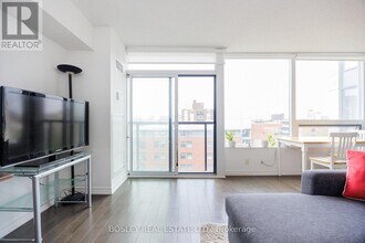 280-280 Donlands Ave in Toronto, ON - Building Photo - Building Photo