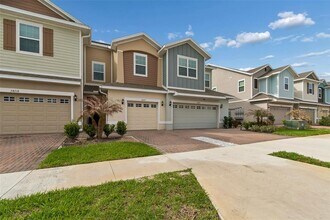 34214 Rogallo Ln in Wesley Chapel, FL - Building Photo - Building Photo
