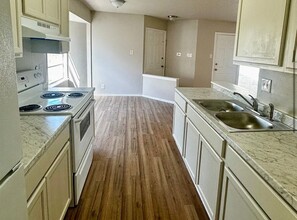 8432 Dixon Ridge Dr in San Antonio, TX - Building Photo - Building Photo