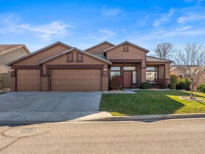 1730 Glen Cove Ct in Reno, NV - Building Photo