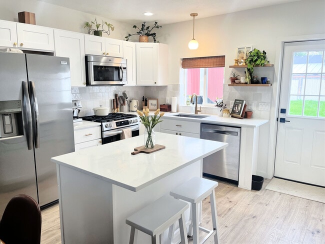 property at 505 W Spokane Ave