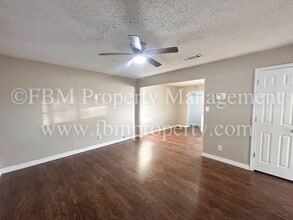 1312 N Shawnee St in Ennis, TX - Building Photo - Building Photo