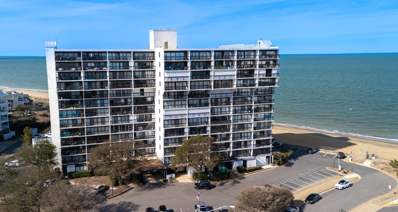 3558 Shore Dr in Virginia Beach, VA - Building Photo