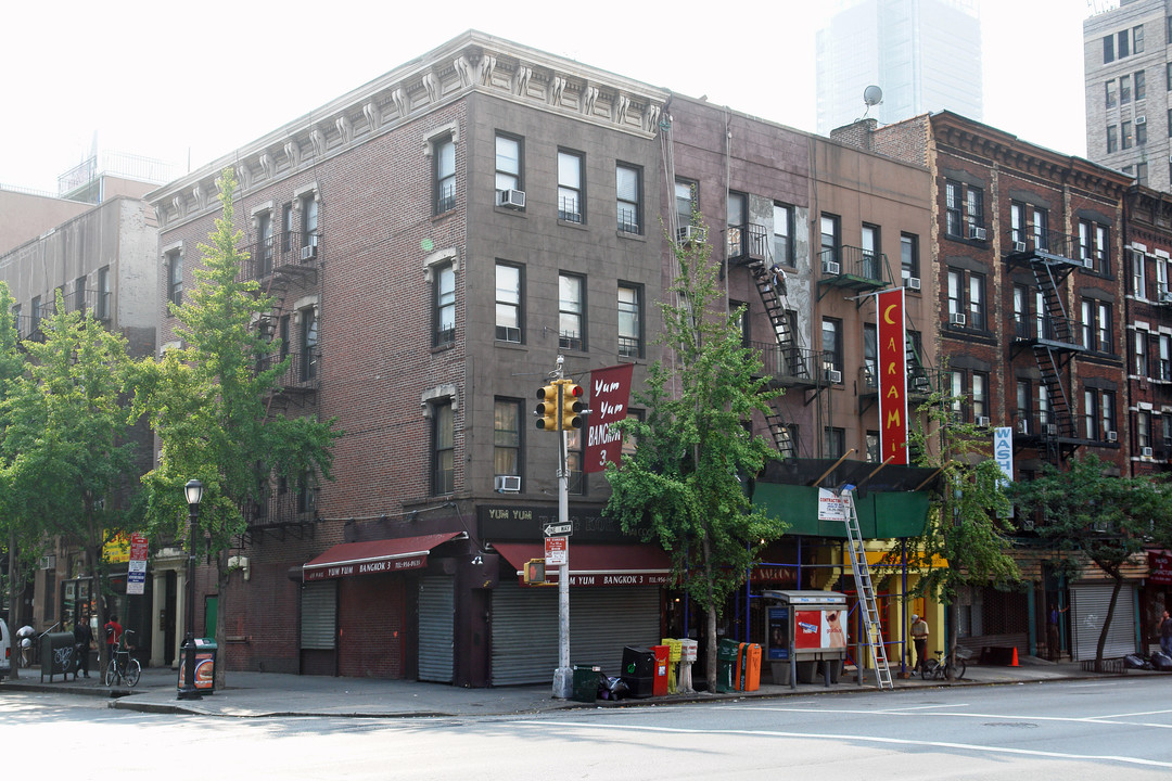 656-658 9th Ave in New York, NY - Building Photo