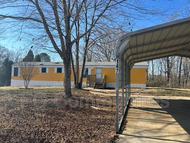 147 Oak Knoll Dr in Statesville, NC - Building Photo - Building Photo