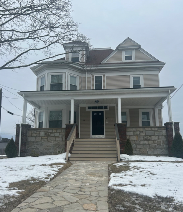 67 Pleasant St in Weymouth, MA - Building Photo