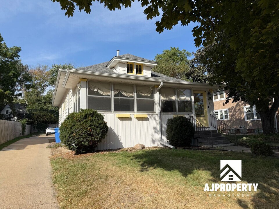 821 N Prairie Ave in Sioux Falls, SD - Building Photo