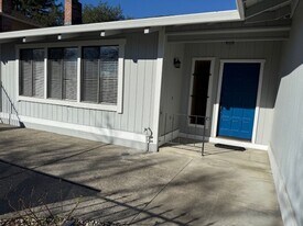 676 Rinaldo St in Santa Rosa, CA - Building Photo