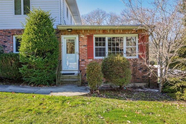 property at 15 Danville Dr