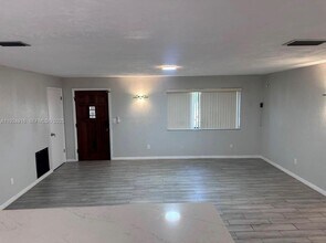 168 Westwood Dr in Daytona Beach, FL - Foto de edificio - Building Photo