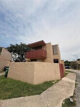 20000 SW 123rd Dr, Unit M-107 in Miami, FL - Building Photo - Building Photo