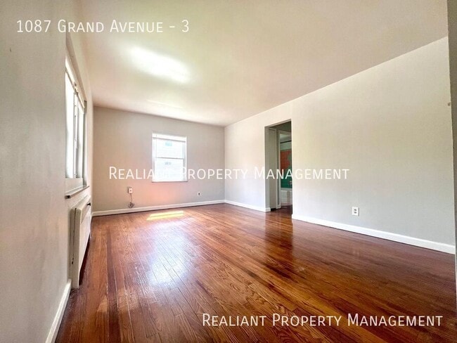 1087 Grand Ave in Cincinnati, OH - Building Photo - Building Photo