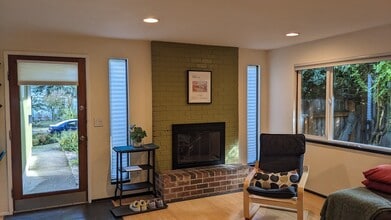 1524 NE Junior St in Portland, OR - Foto de edificio - Building Photo