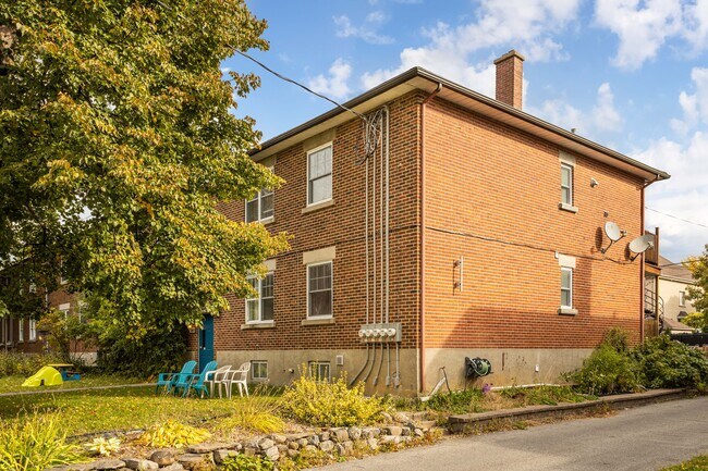 250 45E Av in Montréal, QC - Building Photo - Building Photo