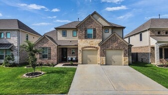 251 Upland Dr in Waller, TX - Building Photo
