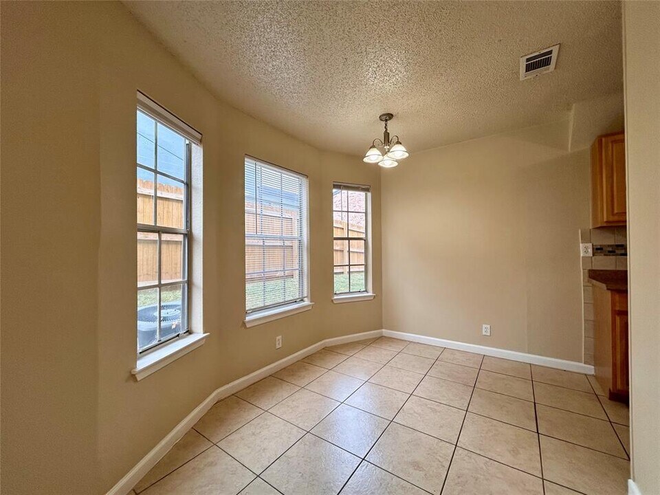 2010 Kirksey Dr in Austin, TX - Building Photo