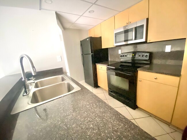 7125 NW 186th St, Unit #B304