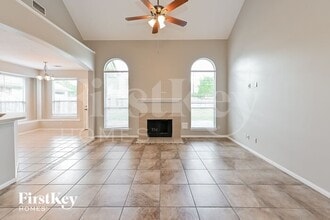 8522 Owen Lake Ct in Houston, TX - Building Photo - Building Photo
