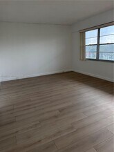 13355 SW 9th Ct in Pembroke Pines, FL - Building Photo - Building Photo