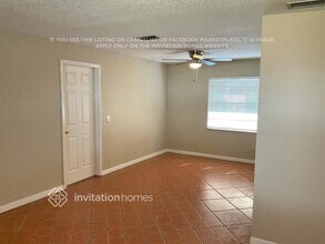 2017 Dockside Dr in Valrico, FL - Foto de edificio - Building Photo