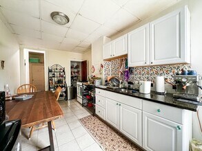 144 Coolidge St in Brookline, MA - Foto de edificio - Building Photo