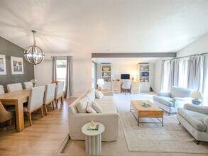 2207 Marble Falls Dr in Carrollton, TX - Building Photo - Building Photo