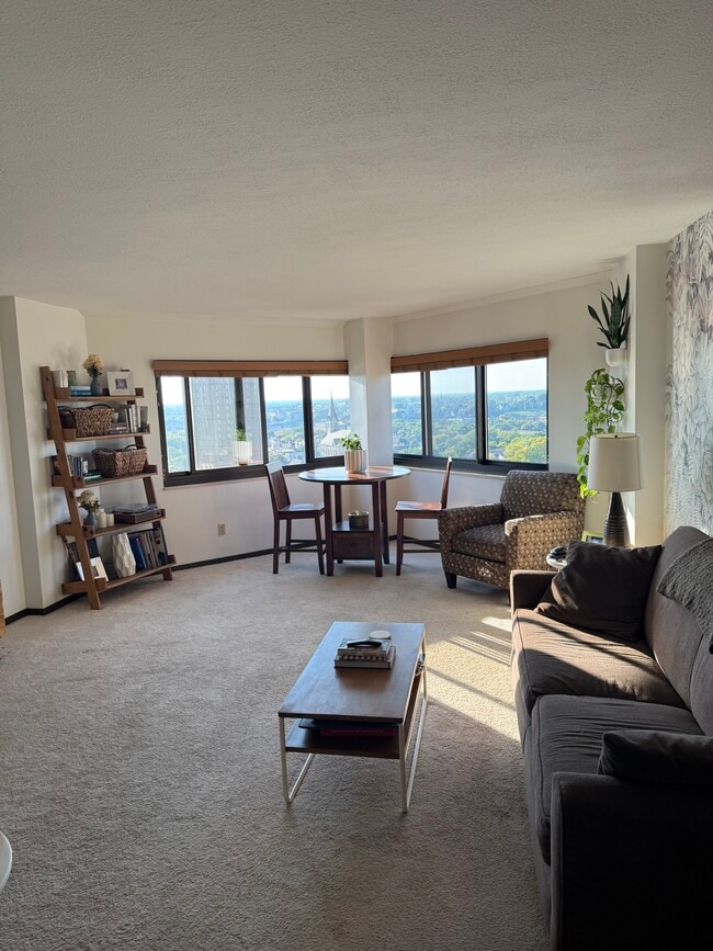 property at 1633 N Prospect Ave