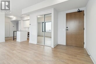 2920 Hwy 7 in Vaughan, ON - Building Photo - Building Photo