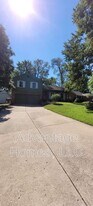 8914 Grandview Dr in Overland Park, KS - Building Photo