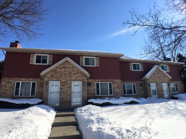Farrell Apartments in Madison, WI - Building Photo - Building Photo