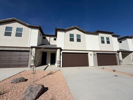 1048 S 4380 W in Hurricane, UT - Building Photo