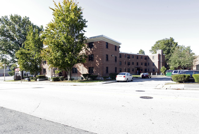 Lakeside Apartments in Worcester, MA - Foto de edificio - Building Photo