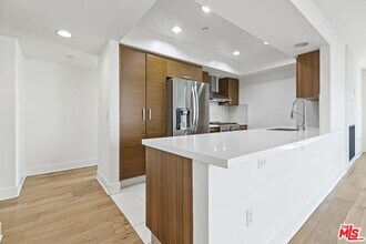 11715 Goshen Ave in Los Angeles, CA - Building Photo - Building Photo